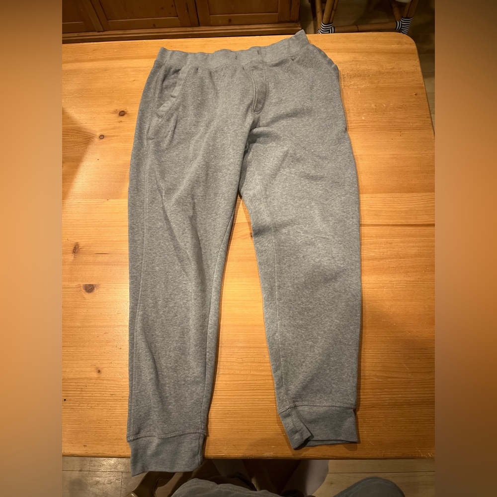 Basic Gray sweatpant, L